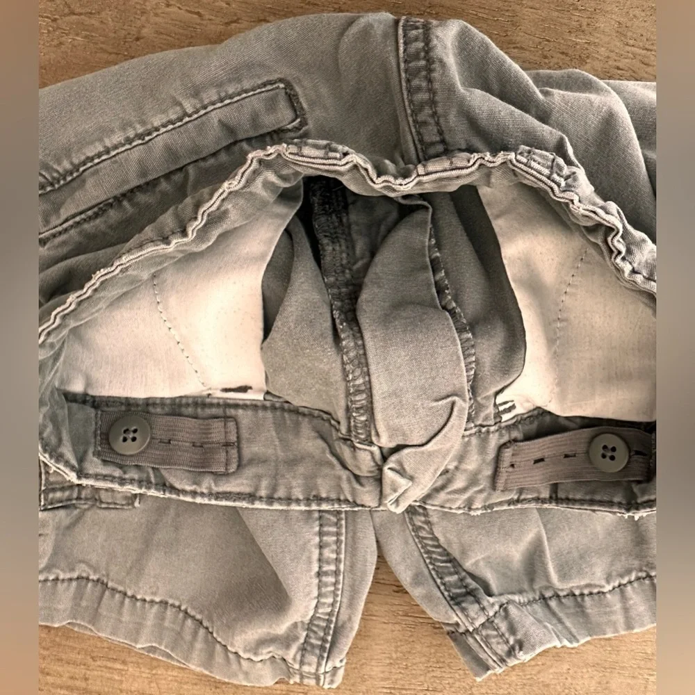 KIDS CARTERS DISTRESSED GRAY COTTON CARGO SHORTS - SIZE 5